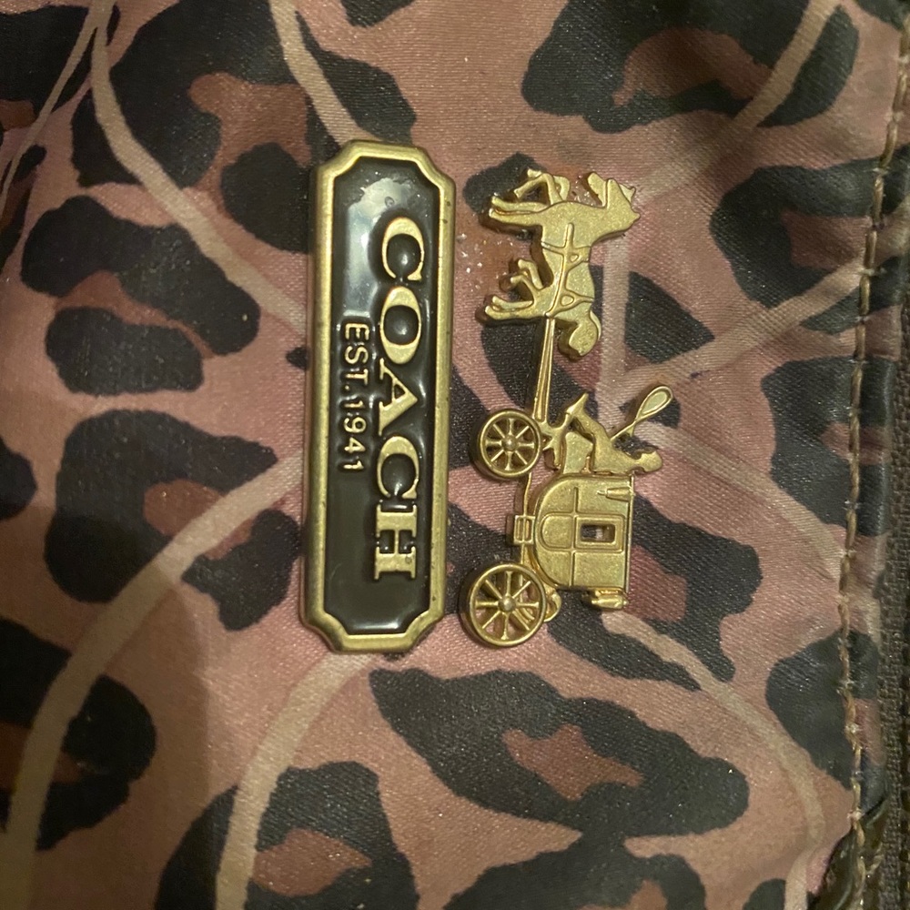 Authentic coach purse - Picture 2 of 3